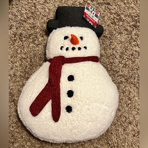 NWT Novogratz Sherpa Snowman Pillow